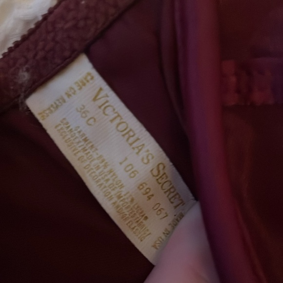 NWOT Vintage Victorias Secret Second Skin Satin Bra and Panty set - 36C and L.​ - Picture 9 of 10